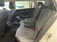 Gebraucht VW Passat 150 PS (110 kW) 2025 Pure white Kombi