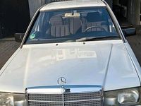 Gebraucht Mercedes 190 105 PS (77 kW) 1990 Weiß Limousine