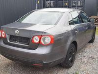 Gebraucht VW Jetta Comfortline 150 PS (110 kW) 2006 Platinum grey metallic Limousine