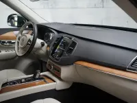 Gebraucht Volvo XC90 Momentum 235 PS (172 kW) 2021 Savile grey / metallic SUV