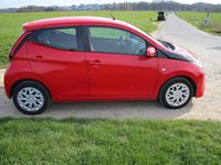 Gebraucht Toyota Aygo 72 PS (52 kW) 2019 Rot Kleinwagen