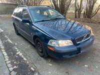 Gebraucht Volvo V40 122 PS (89 kW) 2002 Blau Kombi