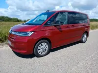 Gebraucht VW Multivan Life 150 PS (110 kW) 2025 Rot Van / Kleinbus