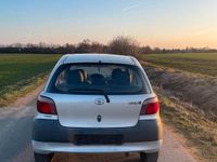 Gebraucht Toyota Yaris 68 PS (50 kW) 2000 Grau Kleinwagen