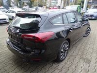 Używany Ford Focus Titanium 120 KM (88 kW) 2022 Czarny Sedan/Limuzyna