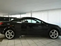 Używany Opel Astra Cabriolet 150 KM (110 kW) 2008 Czarny Kabriolet