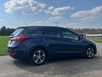 Gebraucht Hyundai i30 Trend 101 PS (74 kW) 2017 Blau Kombi