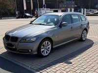 Gebraucht BMW 320 184 PS (135 kW) 2012 Silber Kombi