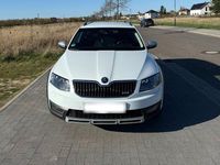 Gebraucht Skoda Octavia Scout 179 PS (131 kW) 2014 Weiß Kombi