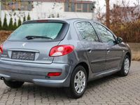 Gebraucht Peugeot 206+ Basis 75 PS (55 kW) 2009 Grau Kleinwagen