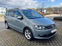Second-hand VW Sharan 170 CP (125 kW) 2012 Albastru Monovolum