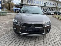 Gebraucht Mitsubishi Outlander Intense 177 PS (130 kW) 2011 Gold SUV