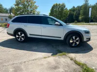 Gebraucht Skoda Octavia Scout Scout 4x4 184 PS (135 kW) 2014 Weiß Kombi