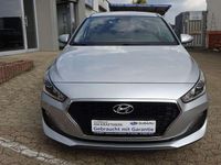 Gebraucht Hyundai i30 Pure 140 PS (102 kW) 2018 Platinum silver Kleinwagen