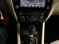 Usado Skoda Octavia Style 150 HP (110 kW) 2018 Azul Carrinha