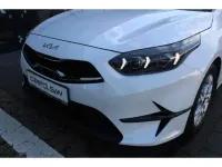 Gebraucht Kia Ceed Sportswagon LX 140 PS (102 kW) 2024 Hw2 deluxeweiß metallic Kombi