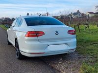 Gebraucht VW Passat Highline 150 PS (110 kW) 2015 Weiß Limousine