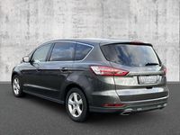 Gebraucht Ford S-MAX Titanium 179 PS (131 kW) 2017 Grau Van / Kleinbus