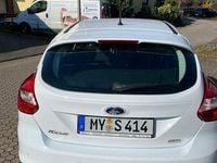 Gebraucht Ford Focus Ambiente 101 PS (74 kW) 2013 Weiß Limousine