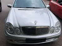 Gebraucht Mercedes E240 Avantgarde 177 PS (130 kW) 2004 Silber Limousine