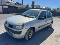 Używany Renault Clio II Authentique 58 KM (42 kW) 2004 Srebrny Sedan/Limuzyna