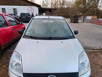 Gebraucht Ford Fiesta 80 PS (58 kW) 2002 Silber Kleinwagen