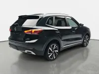 Neu MG ZS Luxury 197 PS (144 kW) 2026 Grün SUV