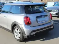Gebraucht Mini Cooper Essential 136 PS (100 kW) 2023 Melting silver iii Kleinwagen