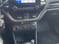 Gebraucht Ford Fiesta Cool & Connect 86 PS (63 kW) 2017 Schwarz Limousine