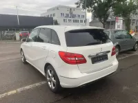 Gebraucht Mercedes B200 156 PS (114 kW) 2014 Calcitweiss  unilack Kleinwagen