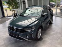 Gebraucht VW T-Roc Life 150 PS (110 kW) 2023 Petroleumblue SUV