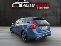 Gebraucht Volvo V60 Momentum 220 PS (161 kW) 2015 Blau Kombi