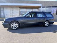 Gebraucht Mercedes E240 Avantgarde 170 PS (125 kW) 2001 Blau Limousine