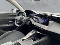 Gebraucht Peugeot 308 Active 131 PS (96 kW) 2022 Gruen Limousine