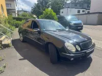 Gebraucht Mercedes E220 Classic 150 PS (110 kW) 2005 Schwarz Limousine