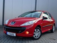 Gebraucht Peugeot 206+ Basis 75 PS (55 kW) 2009 Rot Kleinwagen