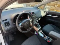 Gebraucht Toyota Auris 130 PS (95 kW) 2011 Weiß Kleinwagen