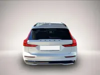 Gebraucht Volvo V60 Plus 455 PS (334 kW) 2023 Manufacturer Kombi
