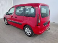 Gebraucht Peugeot TePee 99 PS (72 kW) 2017 Rot Van / Kleinbus