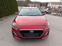 Gebraucht Hyundai i30 Trend 140 PS (102 kW) 2019 Rot Kombi