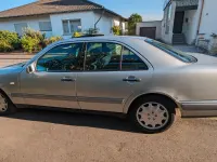Gebraucht Mercedes E280 193 PS (141 kW) 1997 Silber Limousine