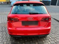 Gebraucht Audi A3 Ambiente 110 PS (80 kW) 2014 Rot Limousine