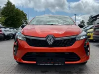 Używany Renault Clio V Evolution 91 KM (66 kW) 2025 Pomarańczowy Sedan/Limuzyna