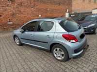 Gebraucht Peugeot 207 90 PS (66 kW) 2010 Silber Kleinwagen