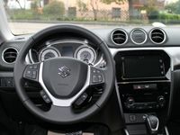 Gebraucht Suzuki Vitara Comfort 102 PS (75 kW) 2023 Pearl cool white metallic (metallic) SUV