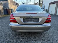 Gebraucht Mercedes E200 163 PS (119 kW) 2005 Gold Limousine
