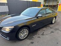 Gebraucht BMW 740 Shadowline 306 PS (225 kW) 2010 Grau Limousine
