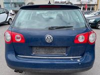 Gebraucht VW Passat 140 PS (102 kW) 2009 Blau Kombi