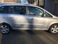 Gebraucht Opel Zafira Innovation 125 PS (91 kW) 2011 Silber Van / Kleinbus