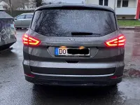 Gebraucht Ford S-MAX Titanium 150 PS (110 kW) 2017 Grau Van / Kleinbus